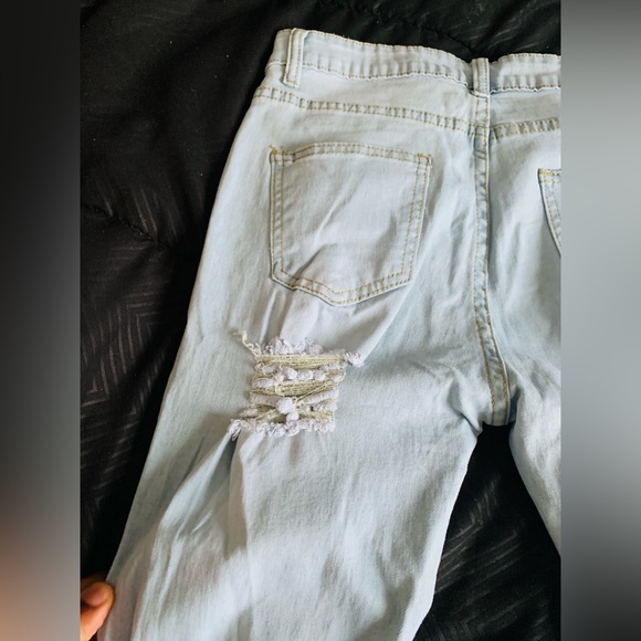 Ripped flare out jeans - Picture 4 of 7